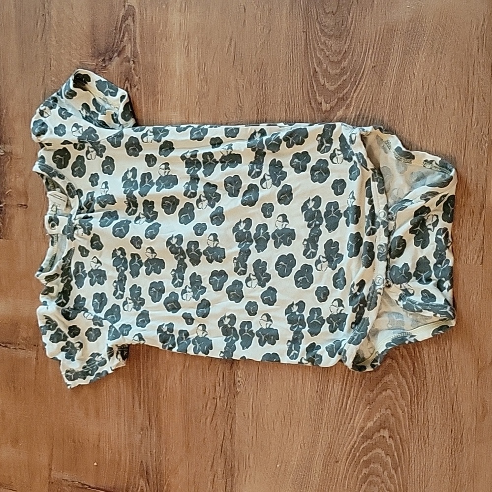 Kate quinn shamrock bodysuit/onesie
